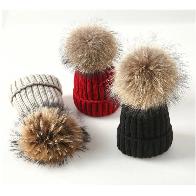 Stay warm and stylish: winter hat with fur pom pom - MAGNET MARKET