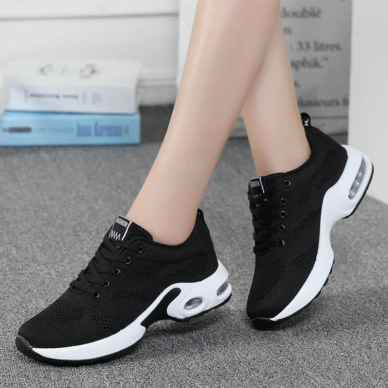 New High Quality Runing Shoes Designers The Men Women 2023 Fashion Jogging Sports Sneakers Comfortable Shock Absorbing Trainers